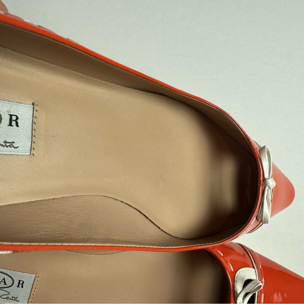 Oscar de la Renta Flats with Bow Detail - Picture 9 of 9
